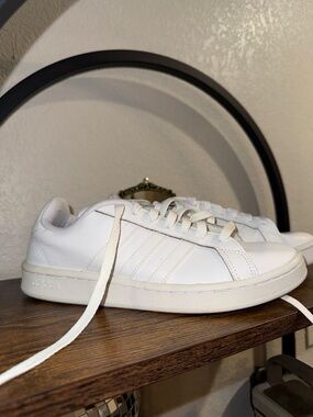 Adidas low top women’s sneakers